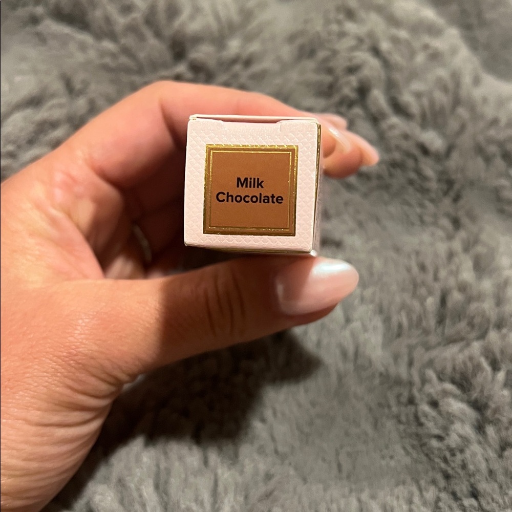 TOO FACED Born This Way Ethereal Light Illuminating Smoothing Concealer - Picture 8 of 9